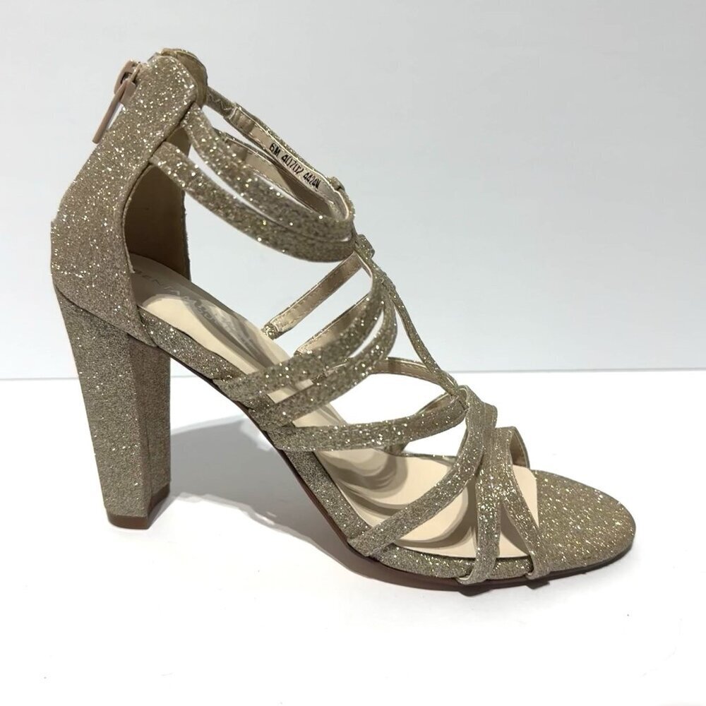 Touch Ups Womens Rhyan Heels Size 6 M